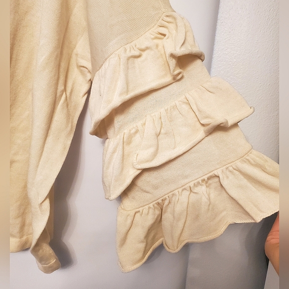 Fuzzi Ruffle sleeve sweater - Picture 2 of 4